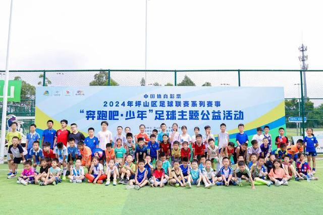 法网16强惊喜不断：王曦雨逆袭，老将科斯蒂亚再创辉煌！